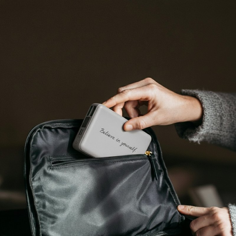 莫兰迪色1万mAh行动电源礼盒|定制化镌刻|台湾制造认证|可上飞机 - 数码小物 - 塑料 多色