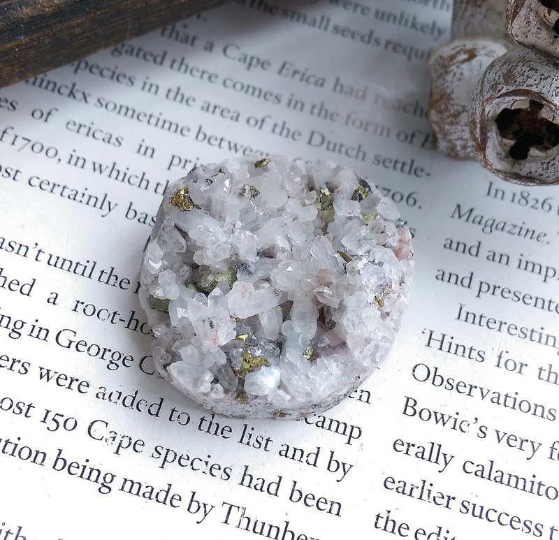 Quartz with Chalcopyrite 江西 水晶 黄铜矿共生 天然矿石 原矿 - 摆饰 - 其他材质 