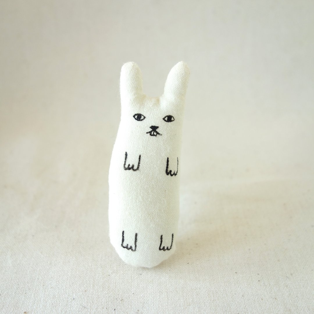 Rabbit brooch - 胸针 - 其他材质 白色