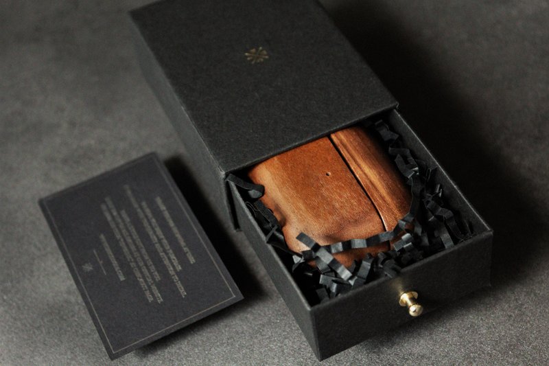 UNIC经典原木Airpods Pro2保护壳Airpods Pro(第2代)【可定制化】 - 耳机收纳 - 木头 咖啡色