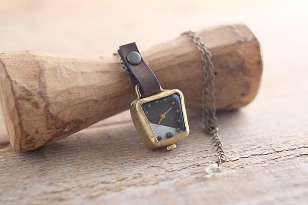 [Make-to-order production] Watch that will be spared from the neck SQ white brown YN005 - 女表 - 其他金属 金色