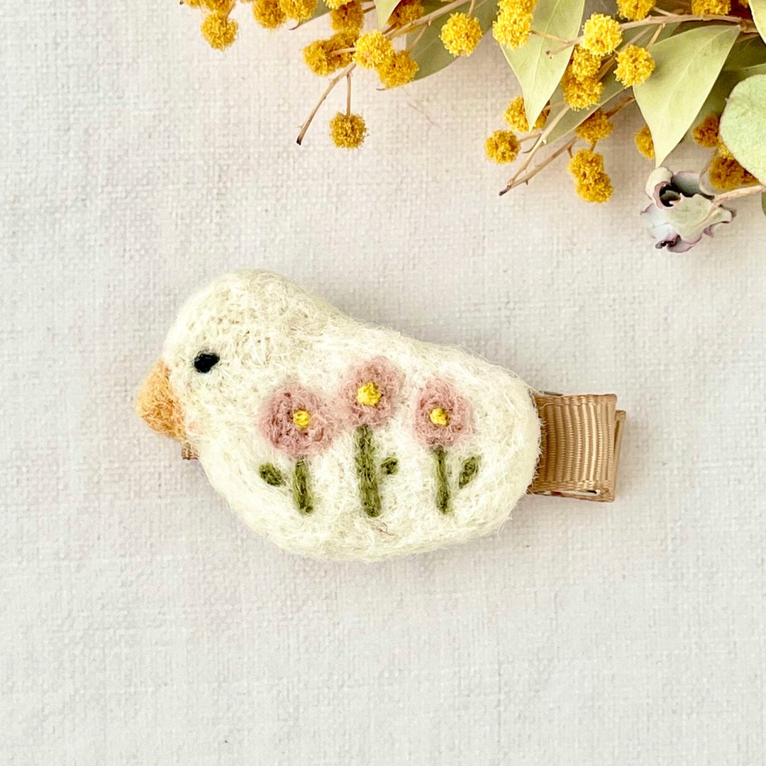 Flower pattern duck clip pin hair clip paper clip - 胸针 - 羊毛 白色