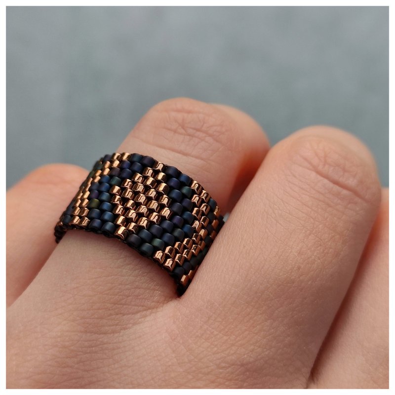 Bronze bead ring Geometric design ring Handmade jewelry Wide flexible ring - 戒指 - 玻璃 蓝色