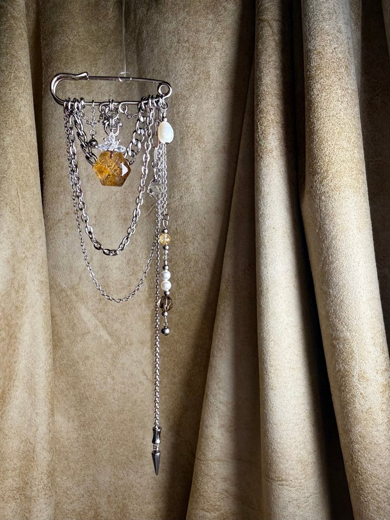 工业哥德之矿影共生—黄幽灵水晶别针 - 胸针 - 不锈钢 银色