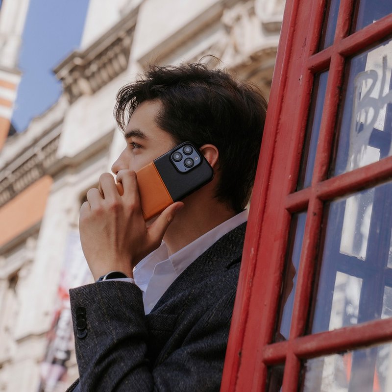 插卡式皮革手机壳 iPhone 16 系列 — 焦糖棕/渡鸦黑 - 手机壳/手机套 - 真皮 多色