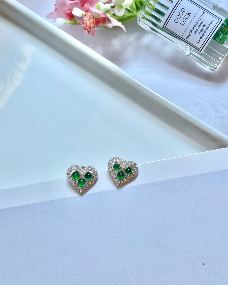冰绿爱心翡翠耳钉 s925纯银镀18k金 - 耳环/耳夹 - 玉石 绿色