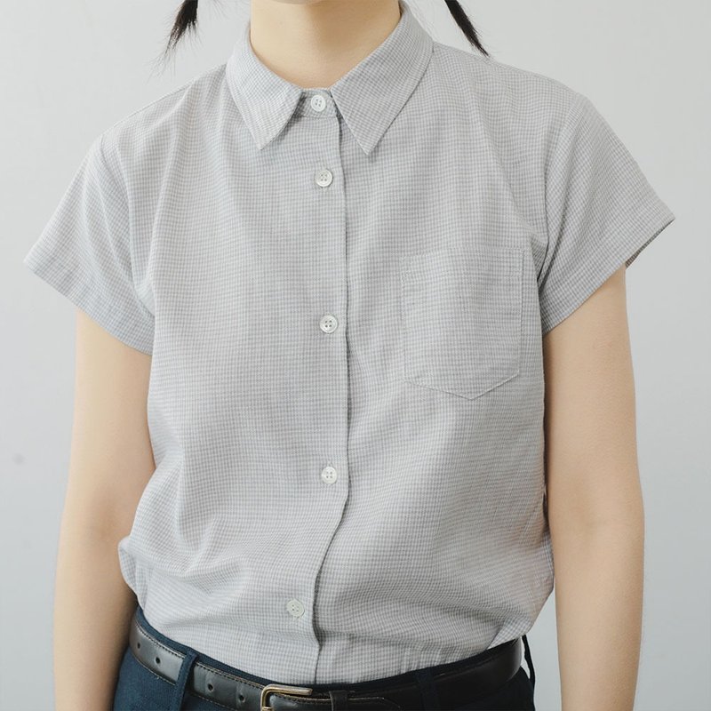法式復古紳士少女襯衫 / 淺灰千鳥格棉質設計 / 短袖寬鬆百搭款 - 女装衬衫 - 棉．麻 灰色