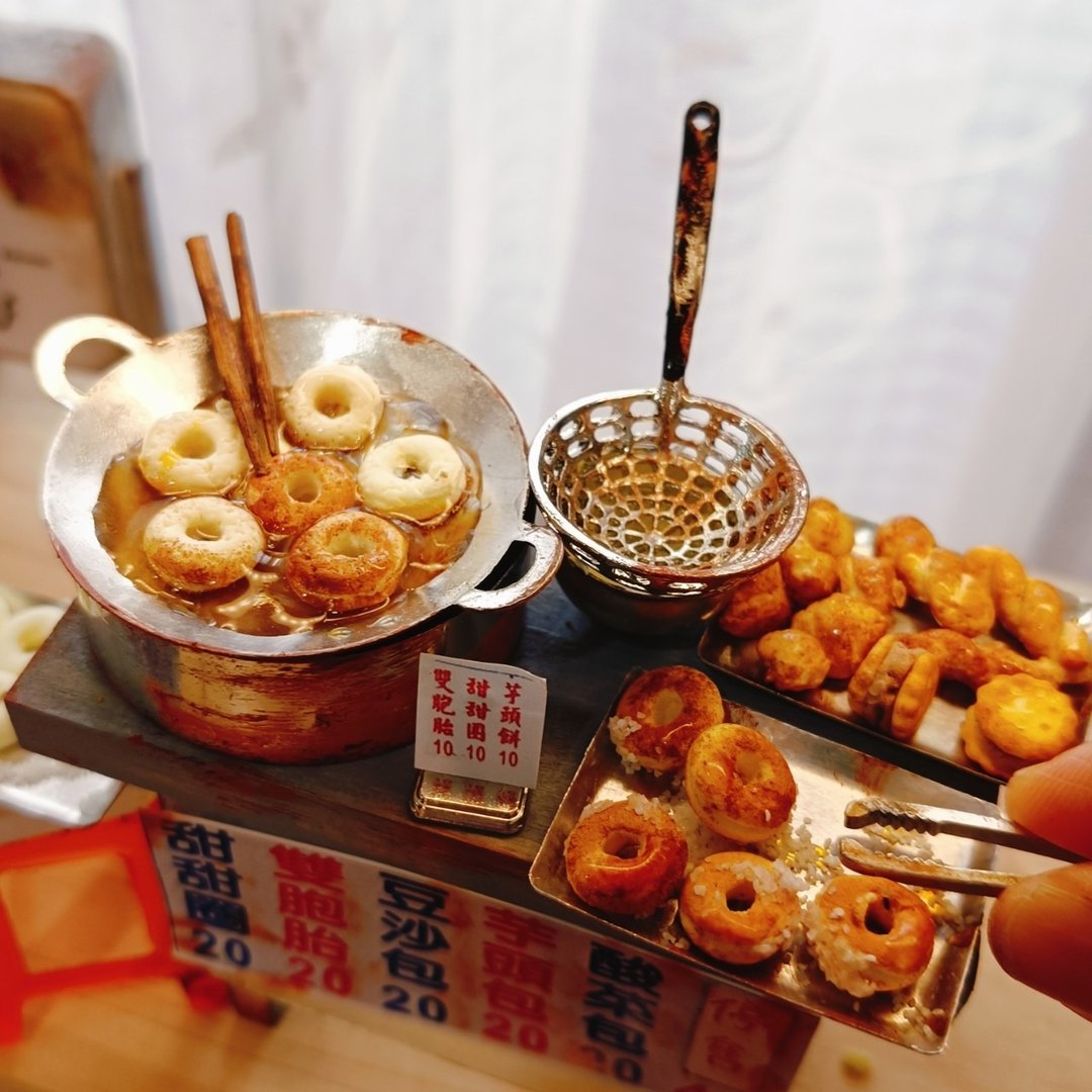 甜甜圈 双胞胎 宵夜 摊车 夜市 点心 小吃 台式 袖珍 手作 食玩 - 摆饰 - 粘土 