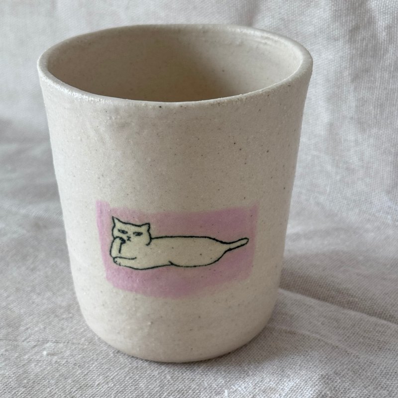 手绘粉红慵懒猫咪 陶杯 - 咖啡杯/马克杯 - 陶 