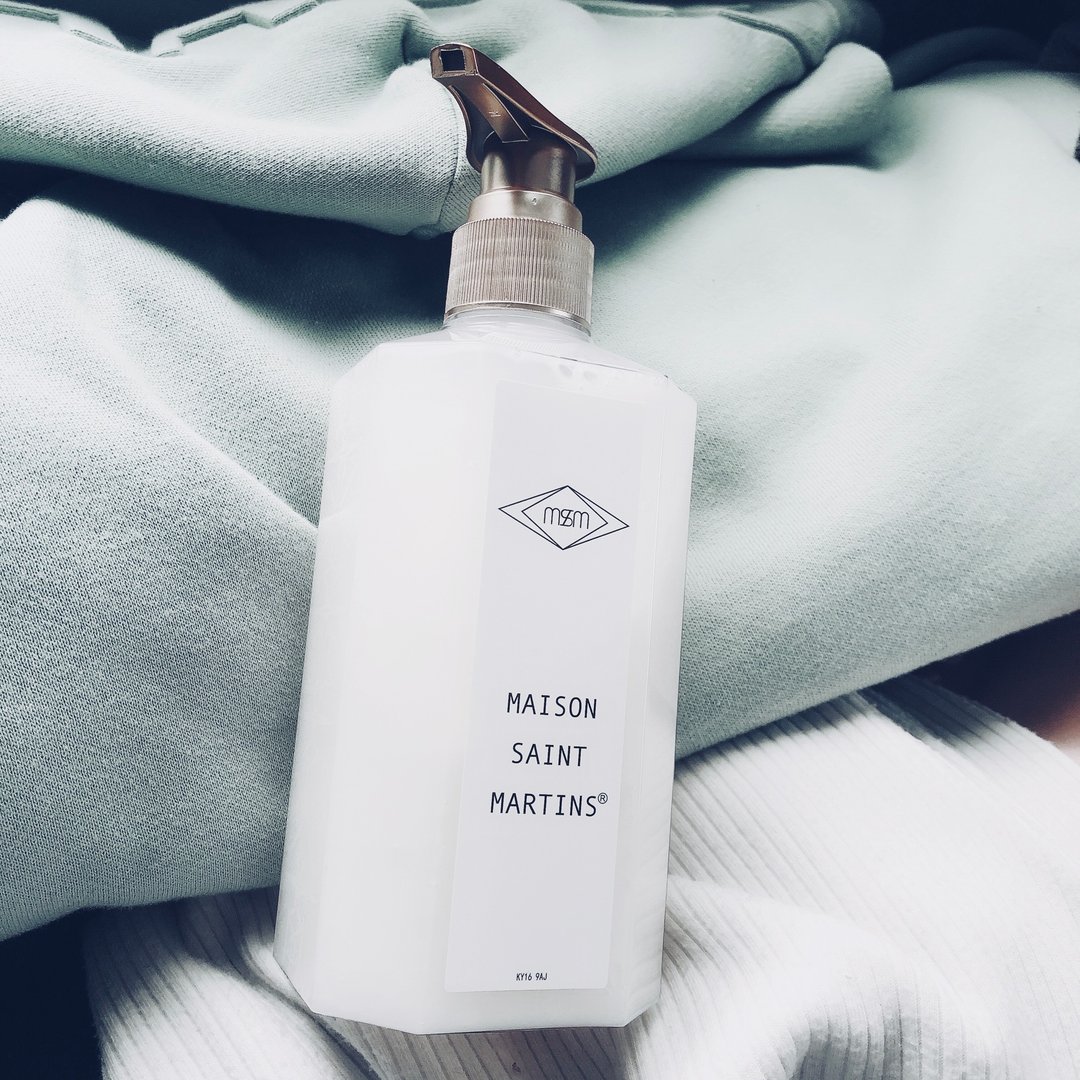 MAISON SAINT MARTINS 圣安德鲁斯玻尿酸滋养修复沐浴露 - 沐浴用品 - 塑料 白色