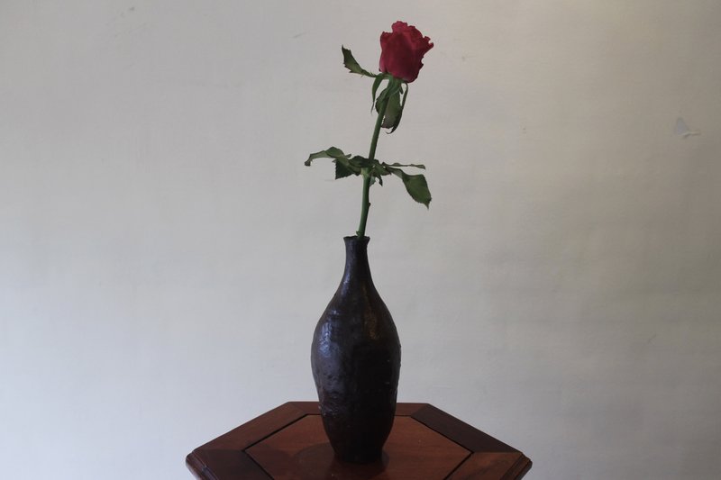 铁釉手捏长肚花器 - 花瓶/陶器 - 陶 咖啡色