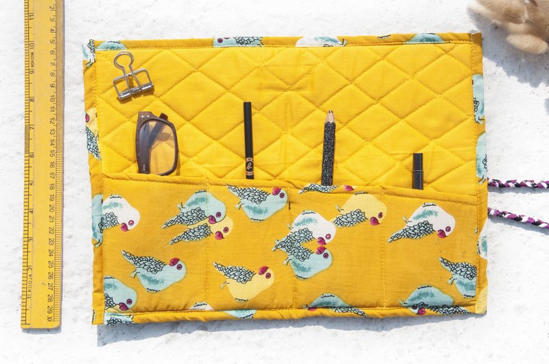 木刻印卷式笔袋/餐具袋/春卷笔袋/化妆包/化妆笔袋-木刻印蓝染鸟 - 铅笔盒/笔袋 - 棉．麻 多色