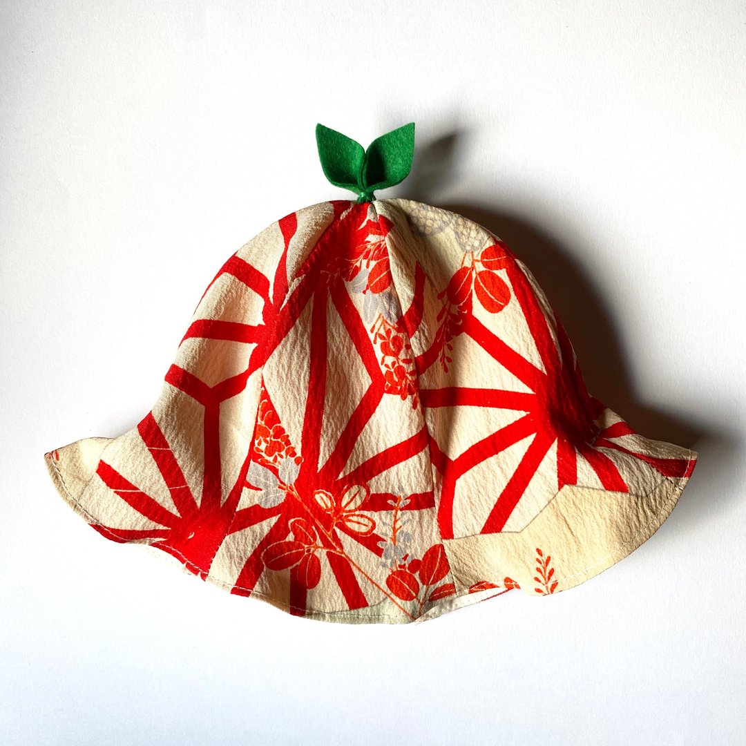 (SALE) Big one leaf hat 46cm one-of-a-kind antique kimono fabric used - 婴儿帽/发带 - 丝．绢 多色