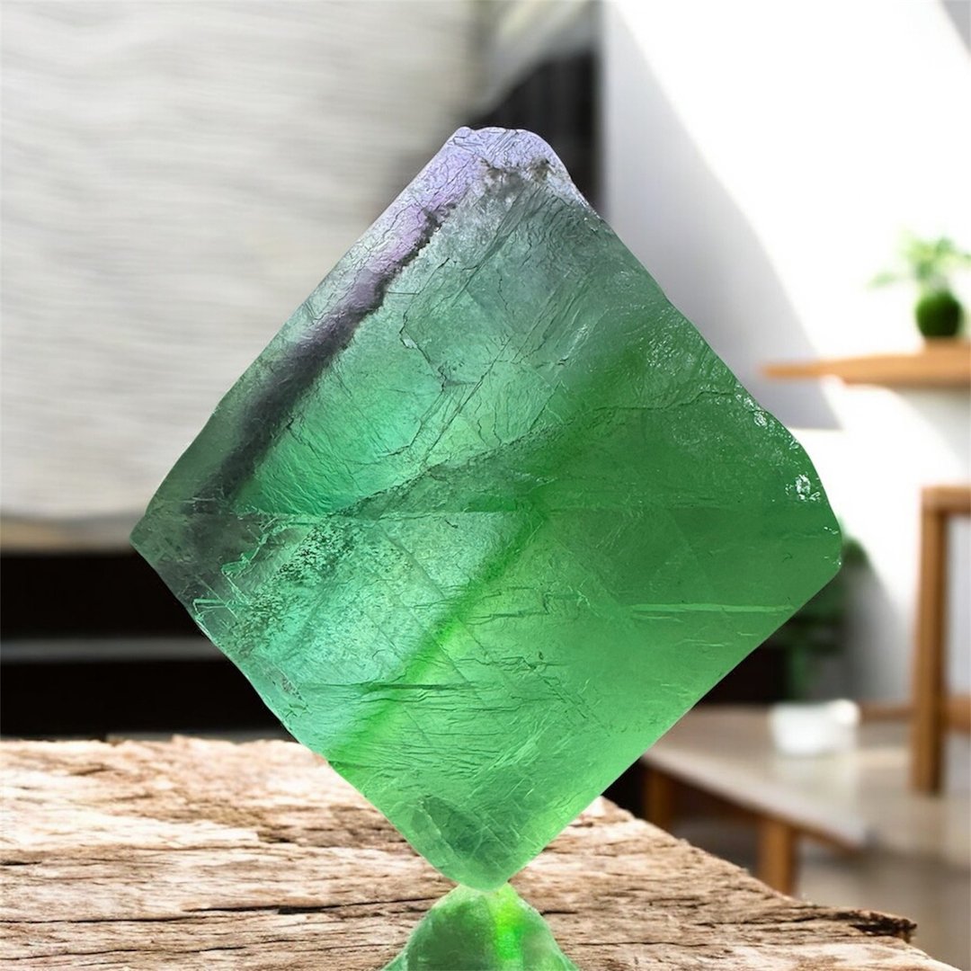 E3. 巨无霸 八面体 萤石 单晶 原矿 148g 祖母绿渐变 幻彩冰裂彩虹 - 摆饰 - 半宝石 绿色