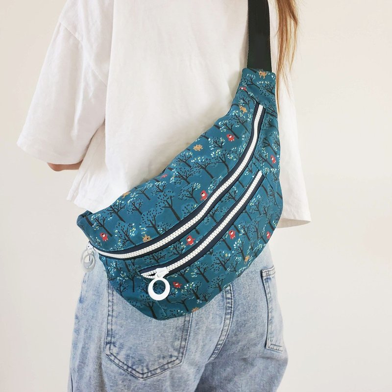 防泼水 月亮腰包 斜背包 胸包 登山 腰包 - 森林里捉迷藏 水鸭蓝 - 侧背包/斜挎包 - 防水材质 蓝色