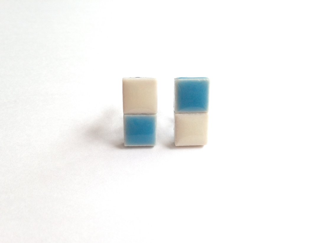 Tile of earrings - 耳环/耳夹 - 瓷 多色