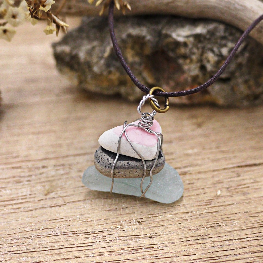 自然 石头 海玻璃 颈链 手工项链 原创独特 环保 UPCYCLING - 粉,灰,透明 - 颈链 - 石头 粉红色