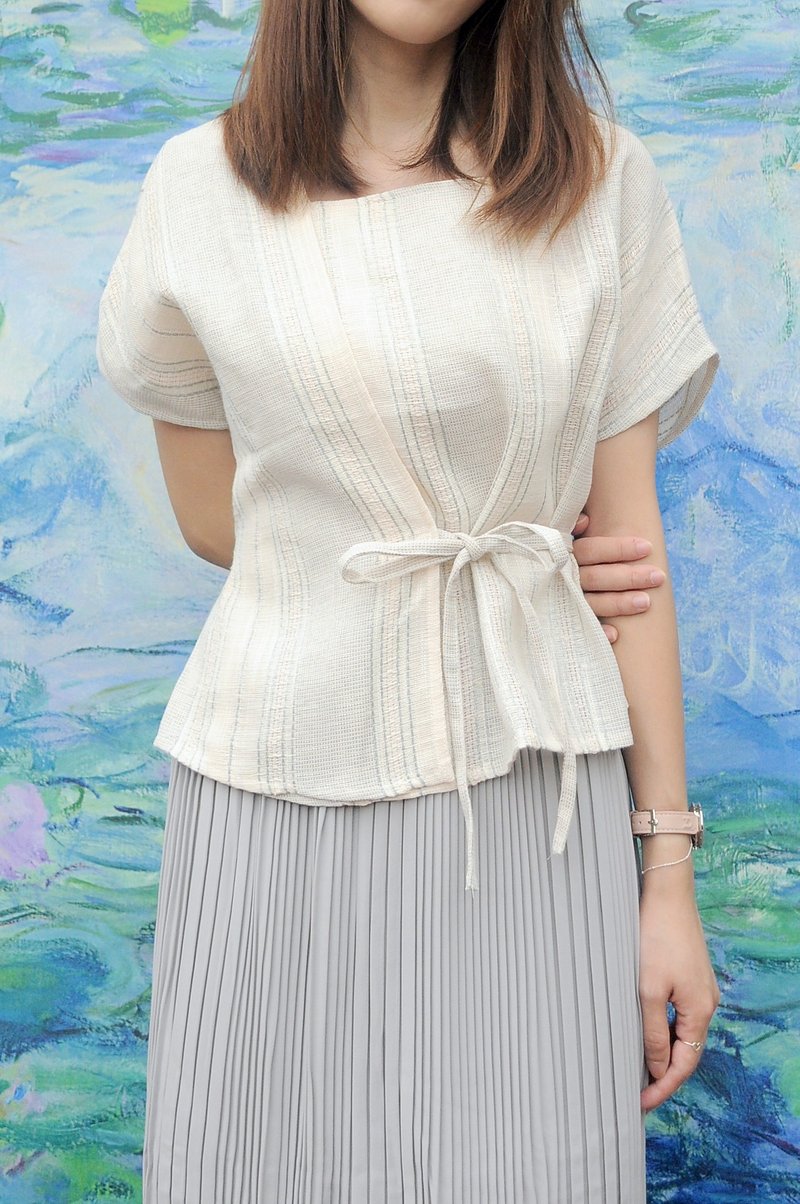 Twiggy Blouse 条纹方领交叠束腰上衣-肉粉色 - 女装上衣 - 其他人造纤维 白色