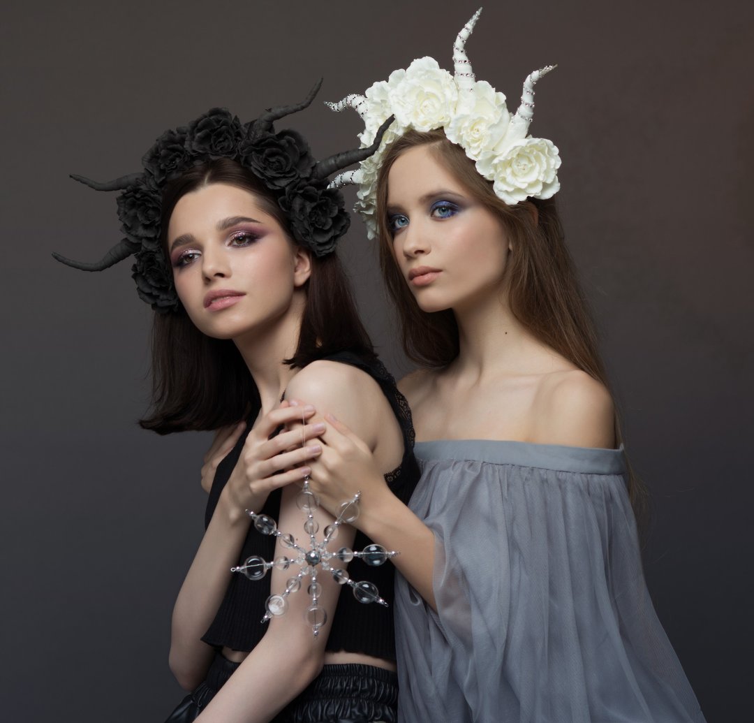 Horns headpiece Flowers woman crown Cosplay Festival headdress Demon Devil horns - 发饰 - 其他材质 黑色