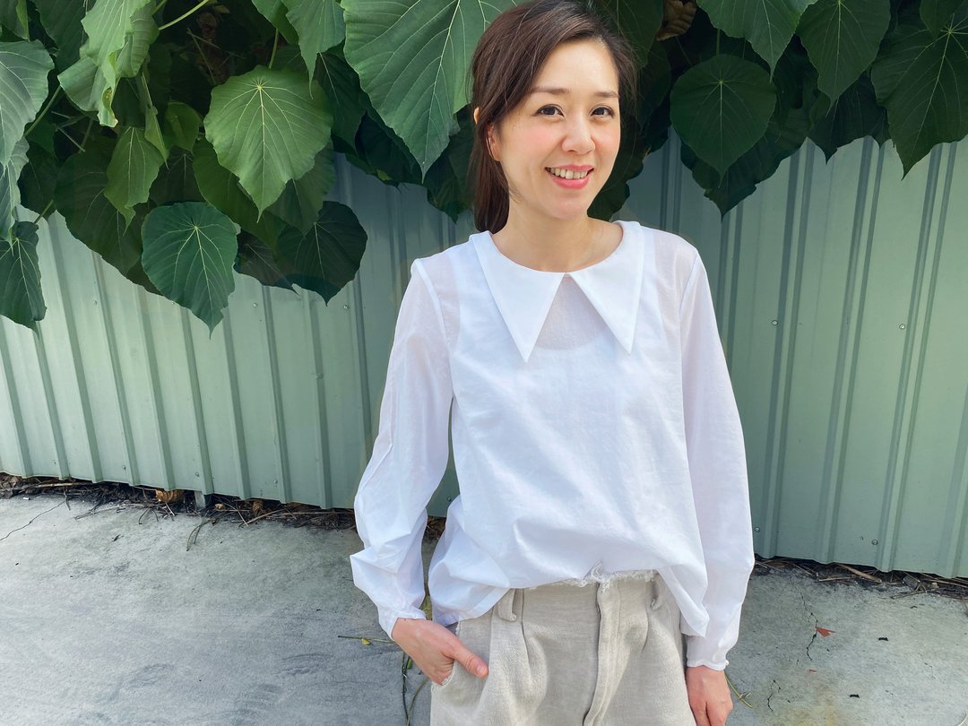 Paloma 不对衬领钟形蓬袖长袖棉质衬衫 - 女装衬衫 - 棉．麻 黑色