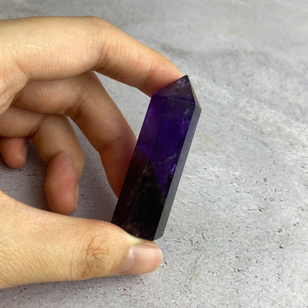 【微瑕特惠】水晶柱 - 紫水晶 办公室摆饰 一物一图 不伤心福利品 - 摆饰 - 宝石 紫色