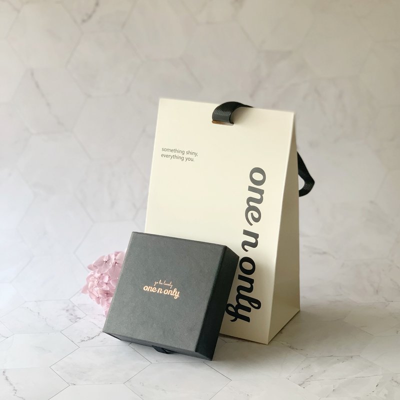 【礼物】送礼到心坎里-精致包装组合 - 纸盒/包装盒 - 纸 白色