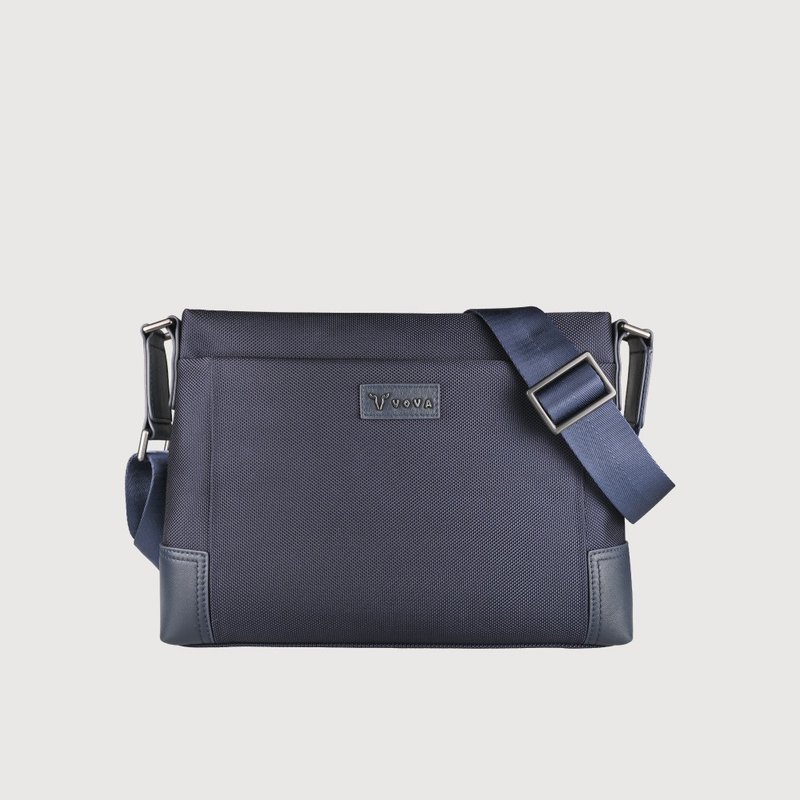 【免费赠送送礼提袋】艾克瑟尔 大款薄型斜背包 - 蓝色/VA138M019NY - 侧背包/斜挎包 - 尼龙 蓝色