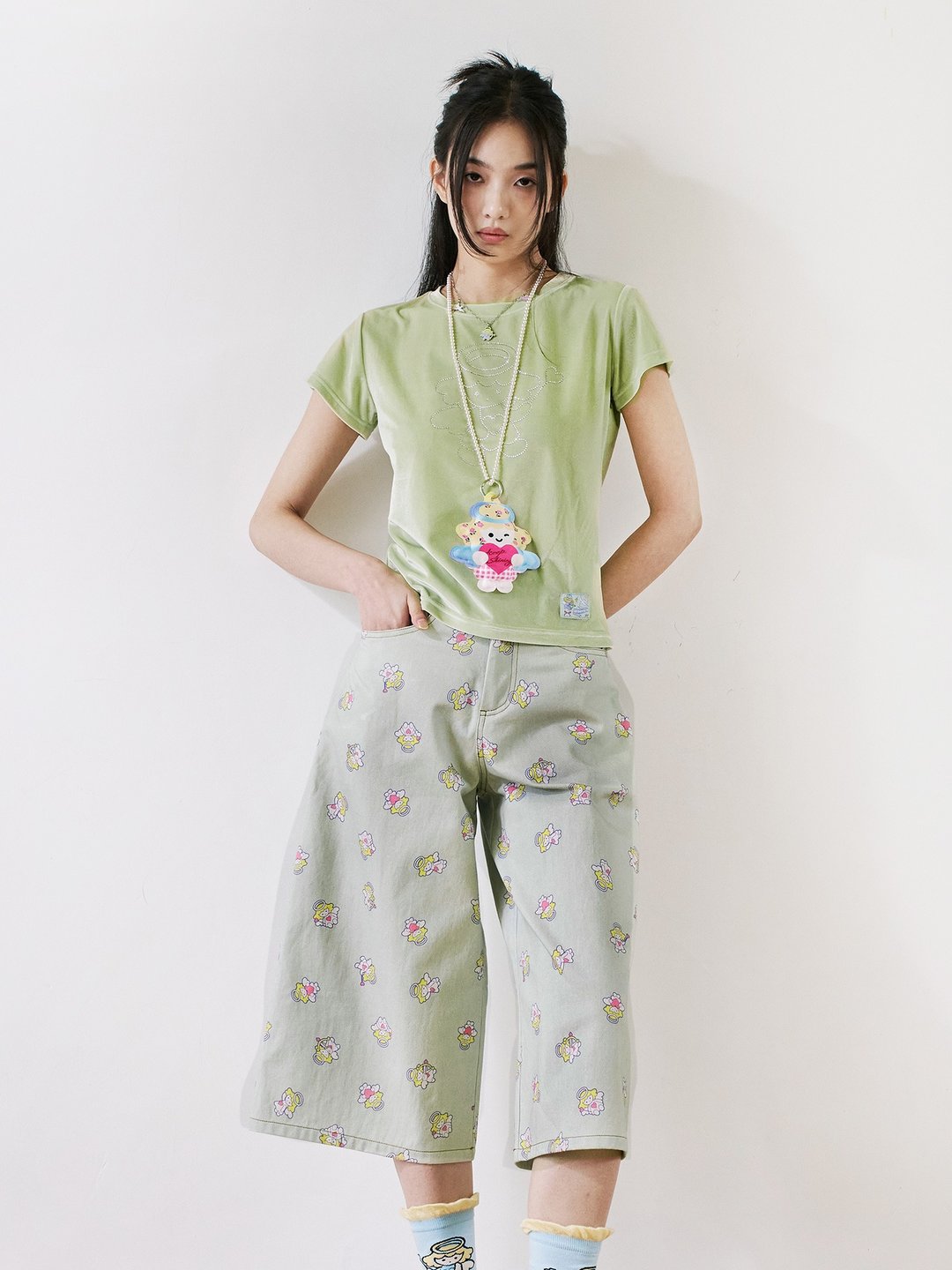淡绿色丝绒小天使烫钻T恤短袖 - 女装上衣 - 其他材质 多色