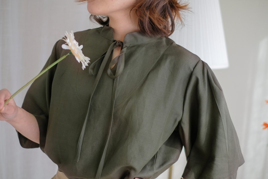 Layla Linen Top 衬衫 麻质 : Olive Green 绿色 - 女装上衣 - 亚麻 绿色