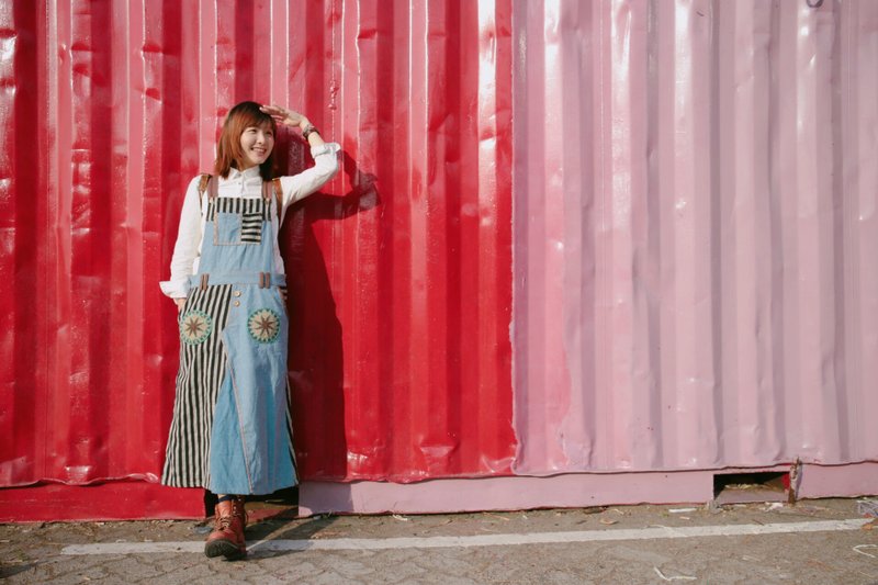 斑马间条纹牛仔拼布工人裙 - 洋装/连衣裙 - 其他材质 蓝色