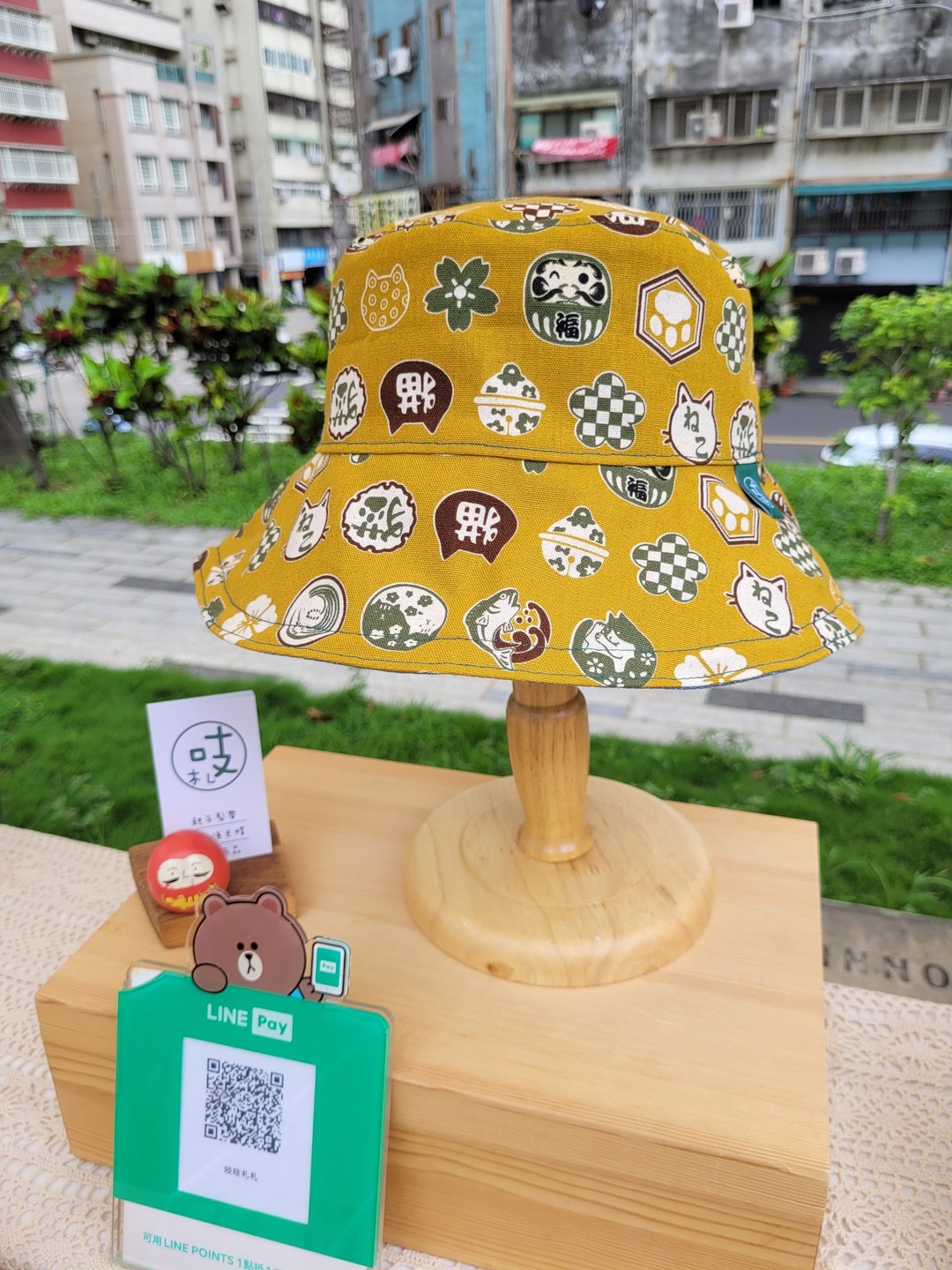 吱吱札札/手工双面渔夫帽-日本猫咪-咖 - 帽子 - 棉 红色