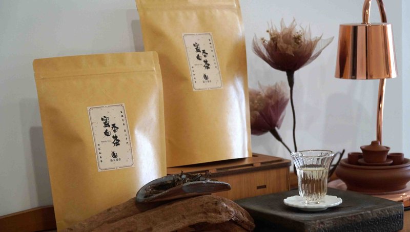 有蜒走过的蜜香白茶 - 茶 - 纸 卡其色