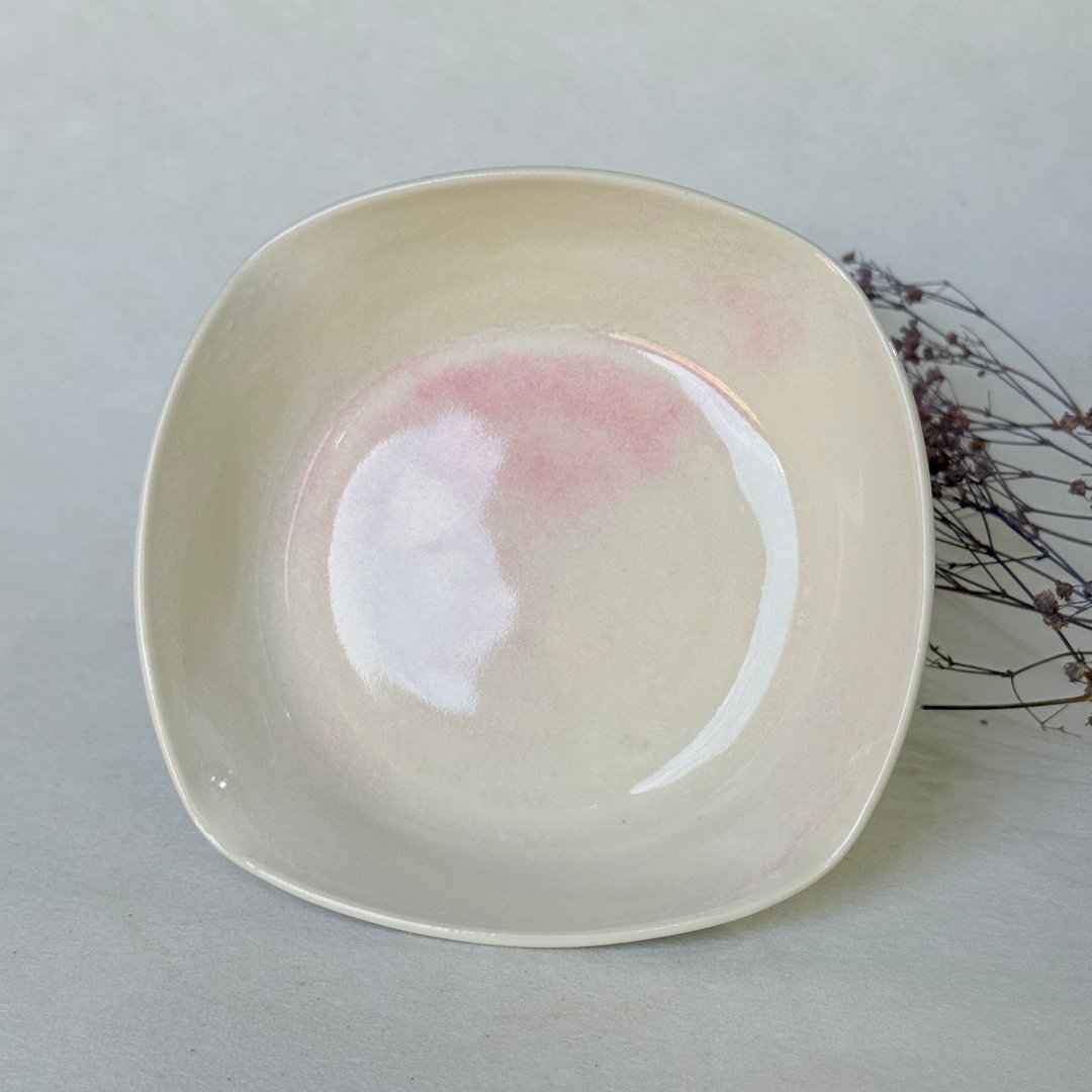 樱花眼泪。手工陶器盘子 陶盘 蛋糕盘 甜点盘 新年礼物 - 盘子/餐盘/盘架 - 瓷 粉红色