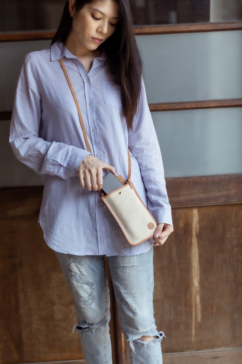 Mercury 麻布真皮侧背包 手机包-大 - 侧背包/斜挎包 - 棉．麻 卡其色