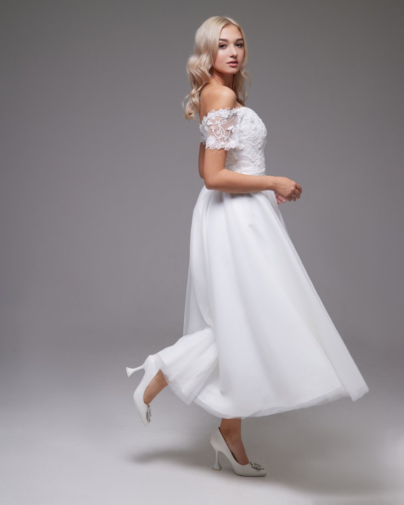 紧身胸衣薄纱婚纱，婚纱薄纱，紧身胸衣蕾丝婚纱 A 字形 - 晚装/礼服 - 其他材质 白色