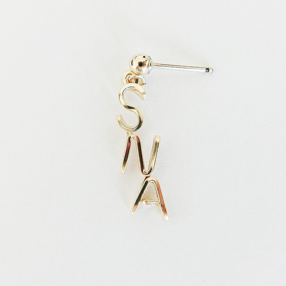 3 Initial Earrings Flag - 耳环/耳夹 - 贵金属 金色