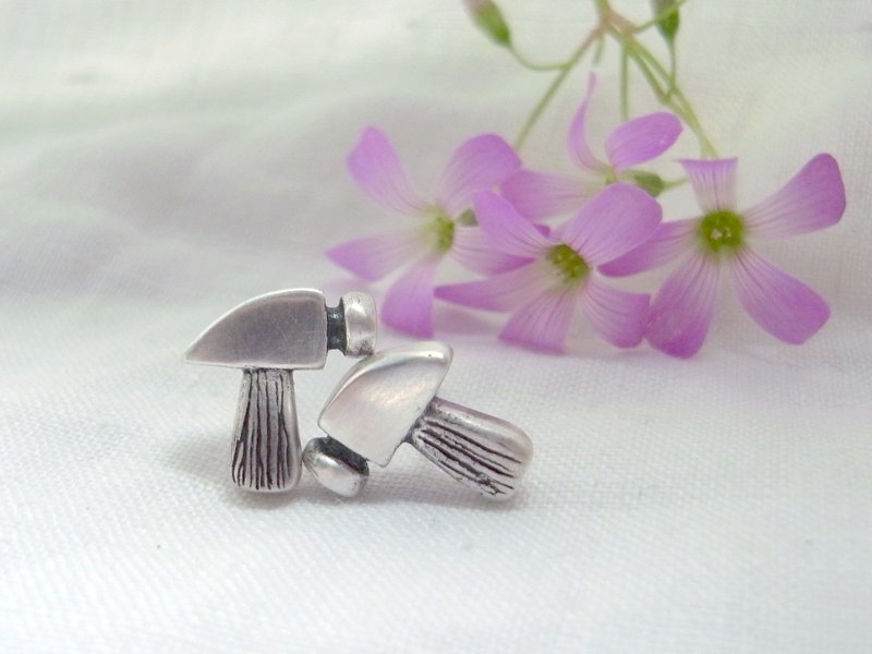 小铁锤 小工具 | 纯银 耳针 耳环 - 耳环/耳夹 - 银 灰色