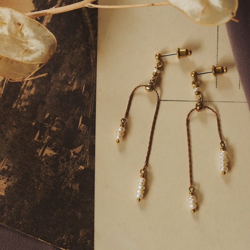 迷你珍珠 调节不对称长耳环 - 耳环/耳夹 - 铜/黄铜 金色