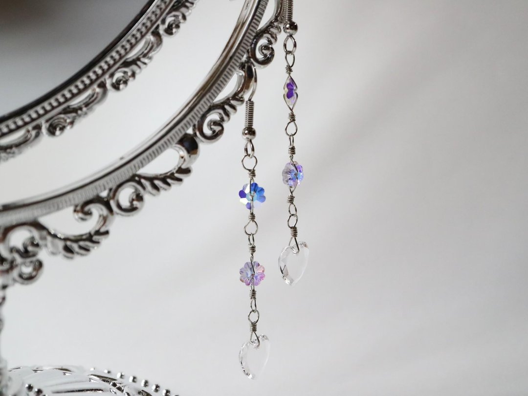 Hatsugoori Earrings Austria Crystal Glass Heart Flower Flower Aurora Color Thin Ice Winter Delicate Elegant Elegant Rainbow Rainbow Suncatcher - 耳环/耳夹 - 玻璃 透明