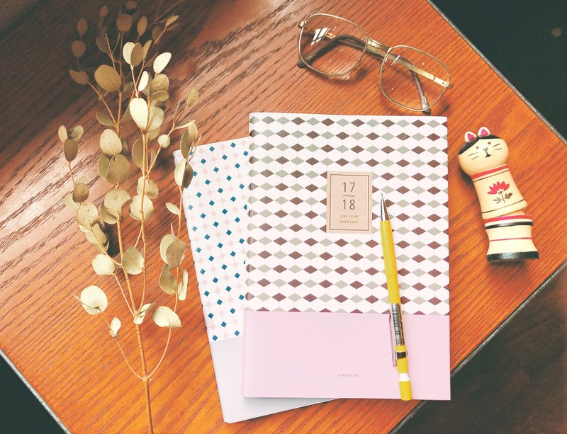 迪梦奇 1718学年志 [菱格花砖] - 笔记本/手帐 - 纸 多色