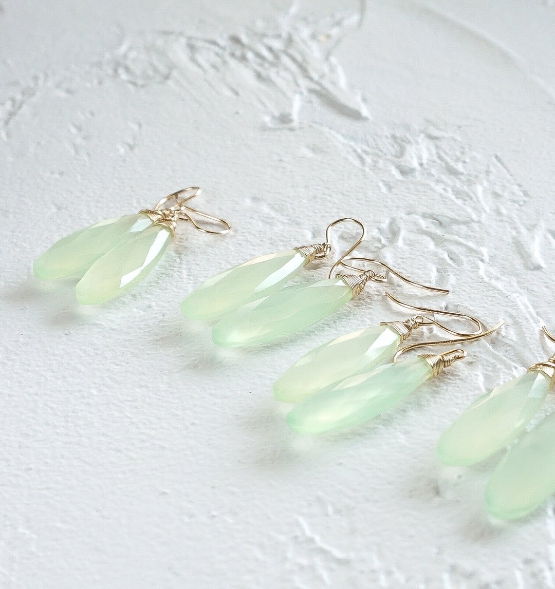 14kgf Light Green Chalcedony pierced earrings / earrings - 耳环/耳夹 - 宝石 绿色