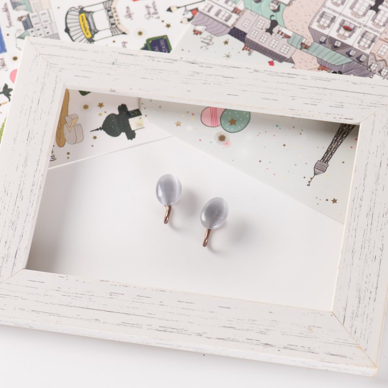 恐龙蛋猫眼石 无痛贴耳夹 / gray - 耳环/耳夹 - 其他金属 