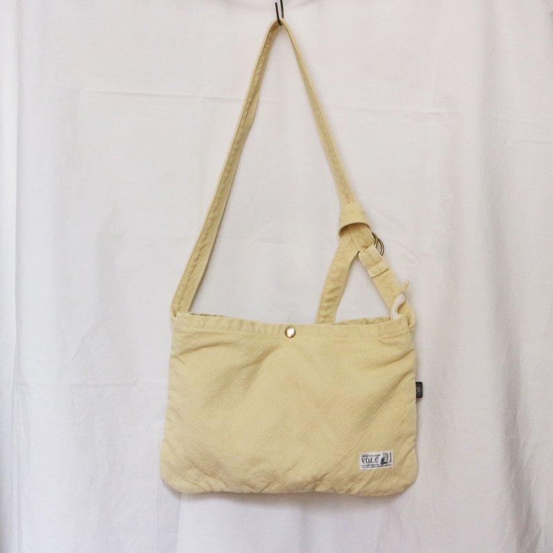 斜背包【2025春夏限定色・卡士达】(VC-38) - 手提包/手提袋 - 其他材质 黄色