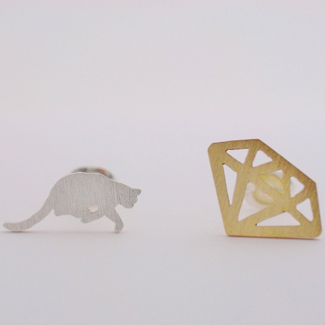 Neko & Diamond Earrings [adamant] - 耳环/耳夹 - 其他金属 灰色