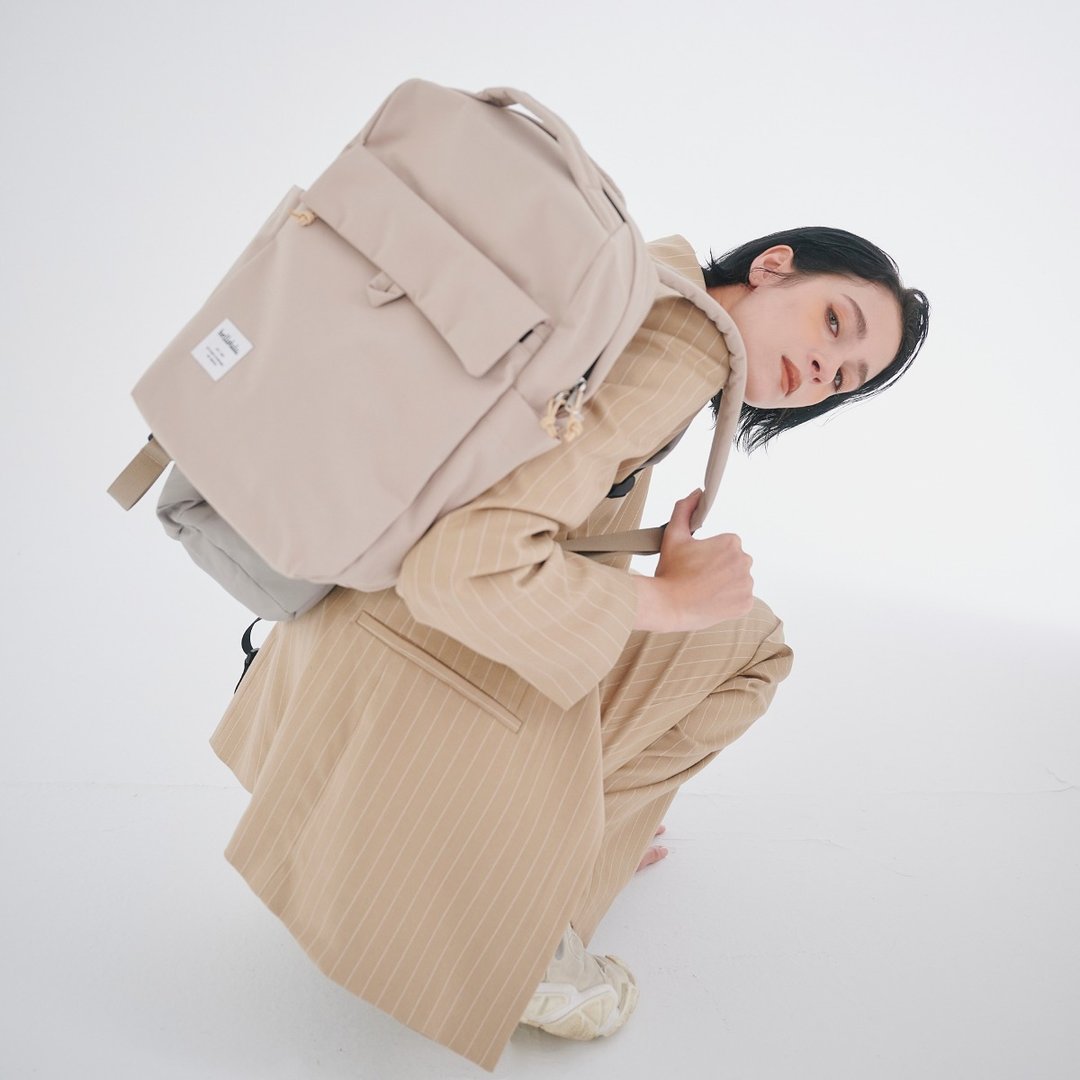 CARTER系列 | 方型13-15寸笔电后背包L号 CARTER ECO(雾卡其) - 后背包/双肩包 - 环保材料 卡其色