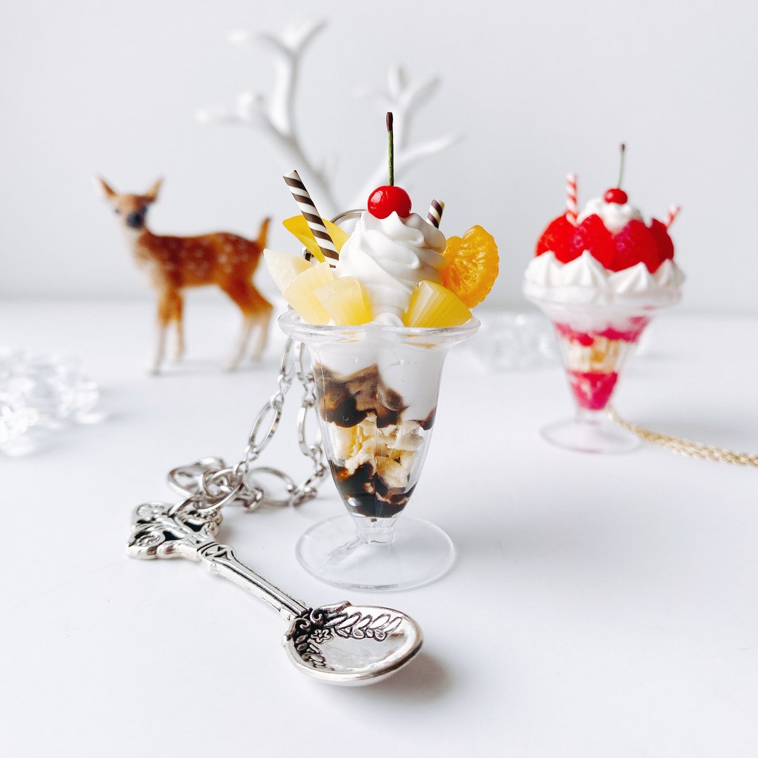 parfait  bag charm fake sweets - 钥匙链/钥匙包 - 塑料 咖啡色