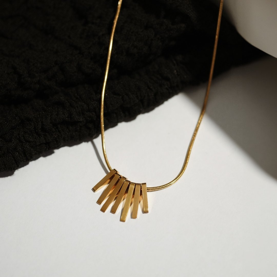 【礼物】Gold Tassel Necklace 金色简约流苏吊坠蛇骨链 - 项链 - 不锈钢 金色