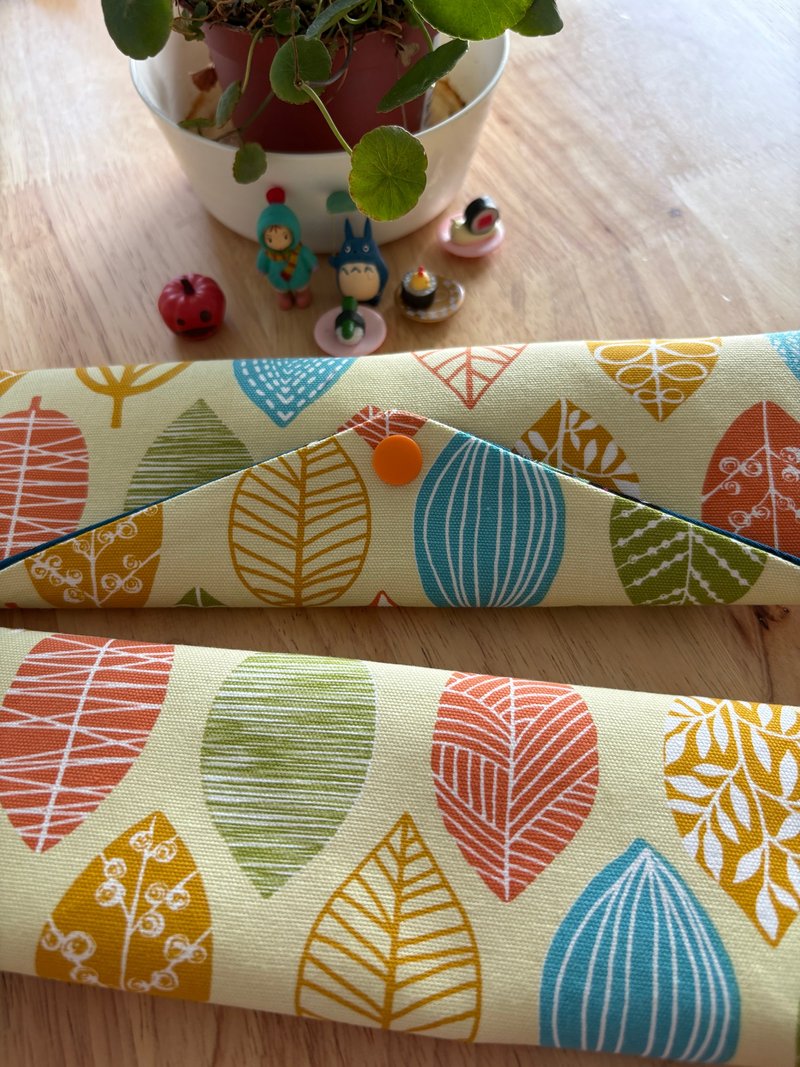 文青风环保纯棉筷袋 枫藏回忆  原麻  淡淡黄 猫咪精灵 喜悦 厚实 - 收纳用品 - 棉．麻 黄色