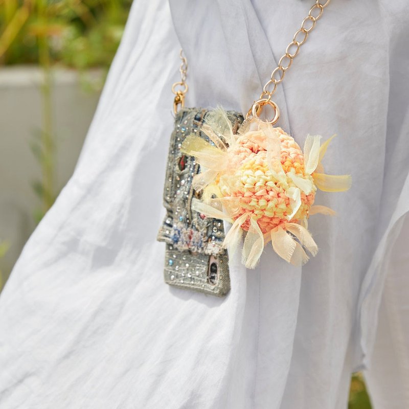 Blooming fruit | Carabiner pouch | Mango honey - 化妆包/杂物包 - 聚酯纤维 橘色
