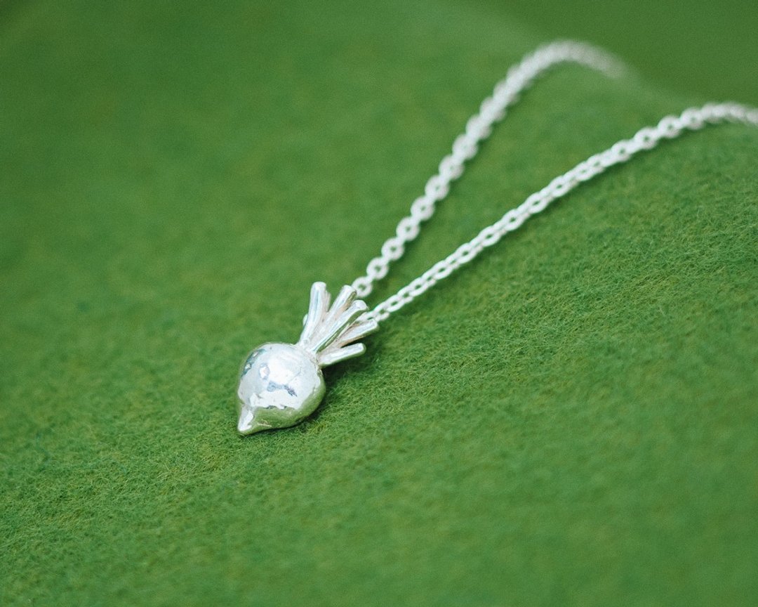 Radish - necklace - pendant and chain - vegetable - hypoallergenic - 项链 - 银 银色